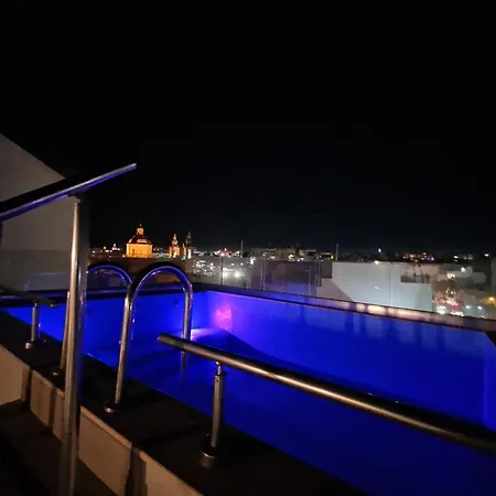 Korzo Luxury Penthouse With Pool Lägenhet Msida