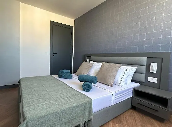 Korzo Luxury Penthouse With Pool * Msida