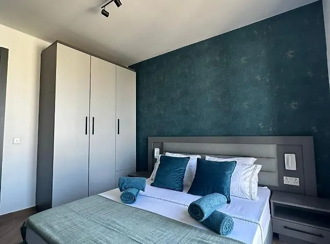 Korzo Luxury Penthouse With Pool Apartment Msida